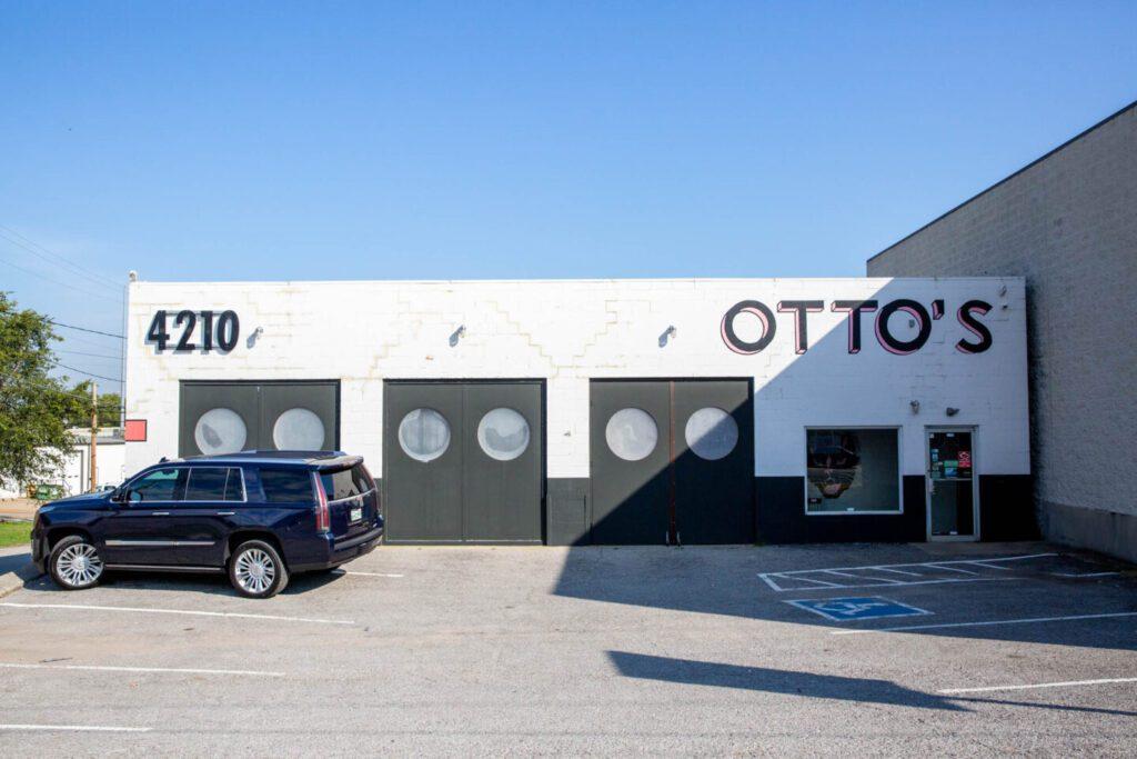 Otto's Bar